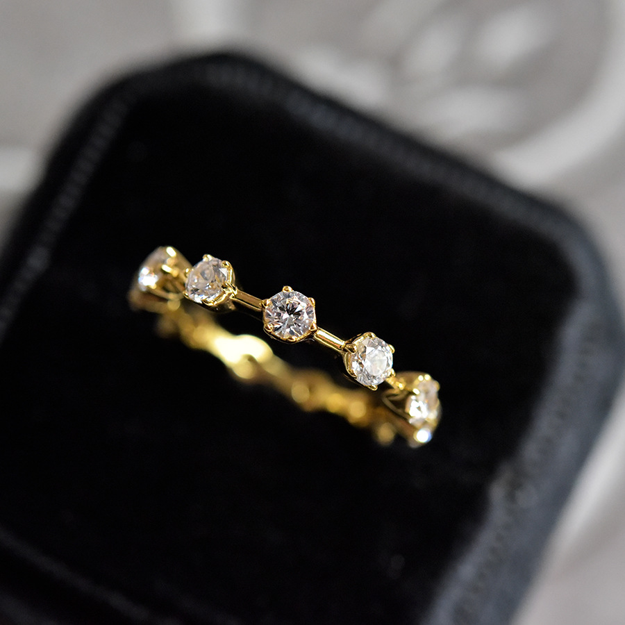 Diamond ring finger