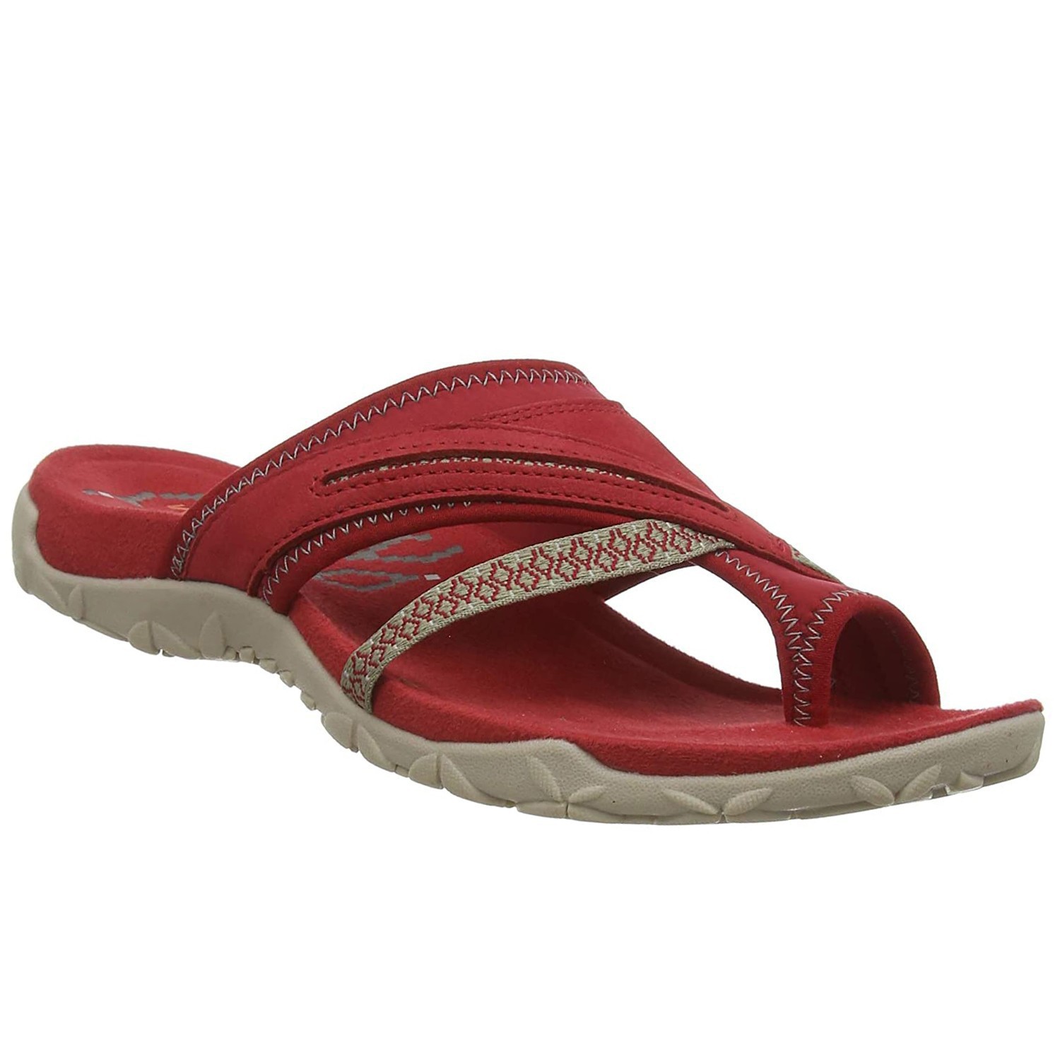 Toe-clamping flat sandals