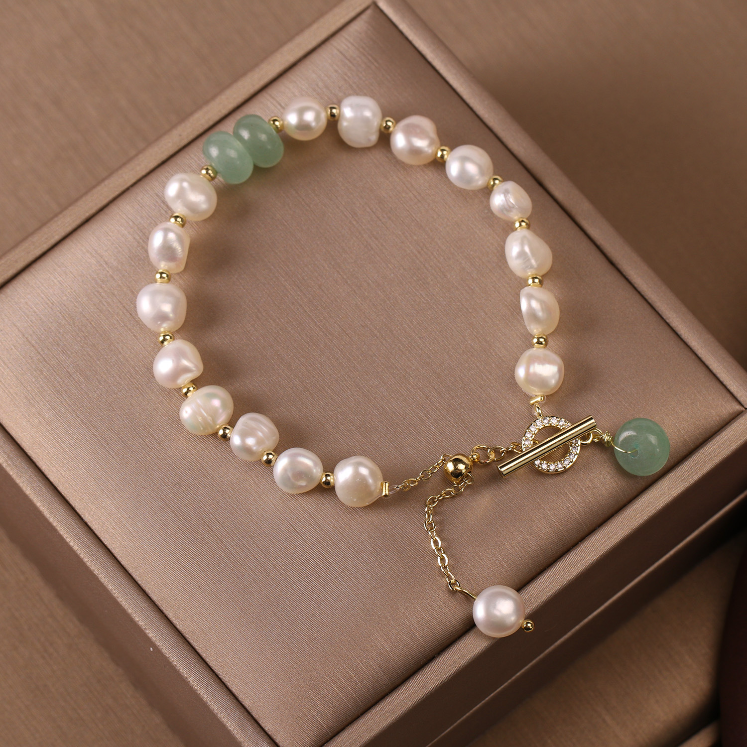Pearl bracelet
